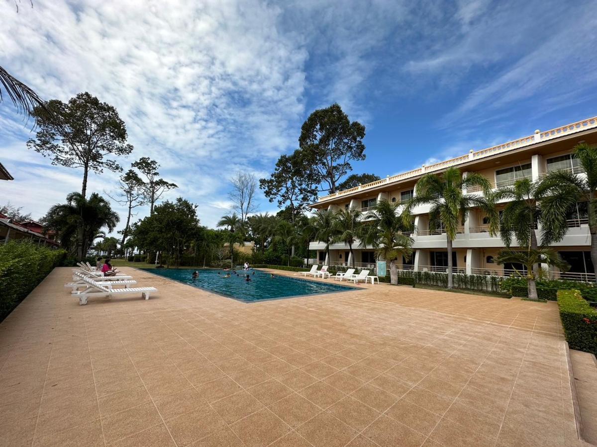 Villa Blanca Hotel & Restaurant Chao Lao Beach Exterior photo