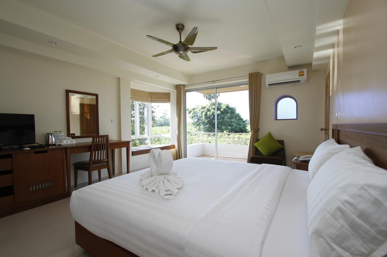 Villa Blanca Hotel & Restaurant Chao Lao Beach Exterior photo